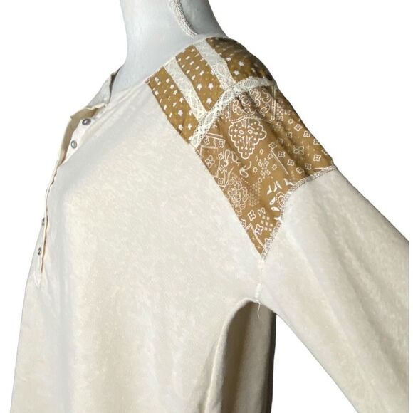 In Loom Wm’s Sz Med Ivory Soft Knit Contrast Handkerchief Henley Shirt Top - Picture 3 of 8